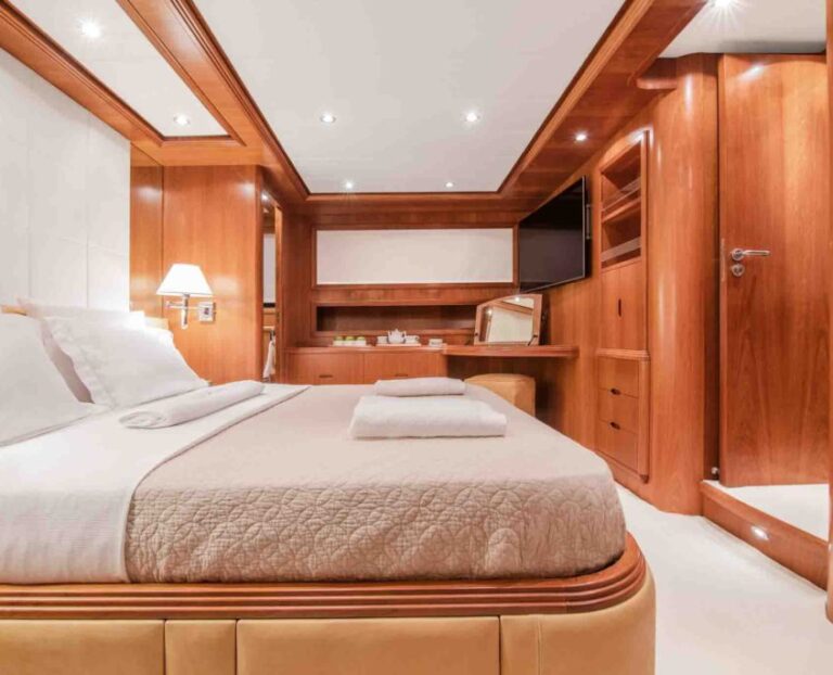 Master_cabin_Alalunga_1975-10-845x684