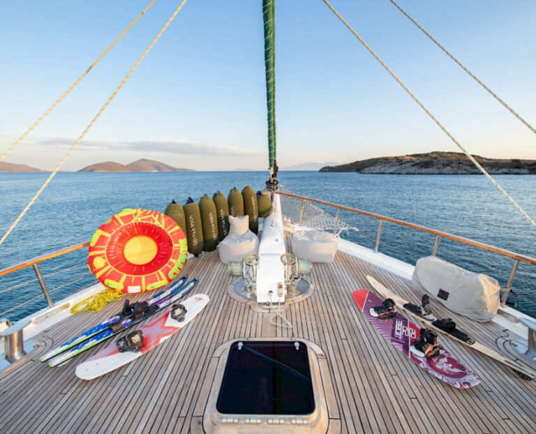 ecce-navigo-gulet-water-sports-845x684